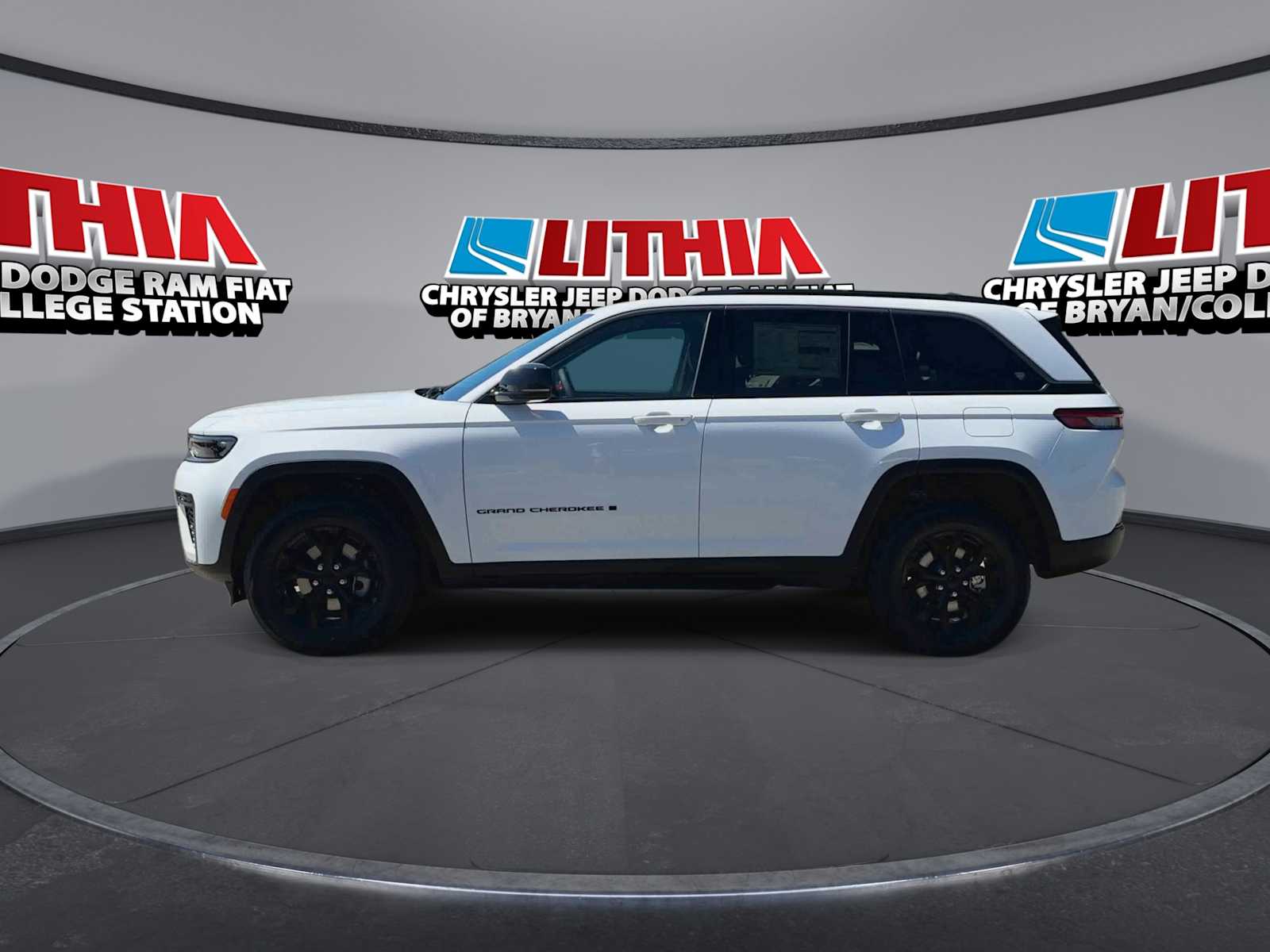 Thumbnail: 2026 Jeep Grand Cherokee - 5