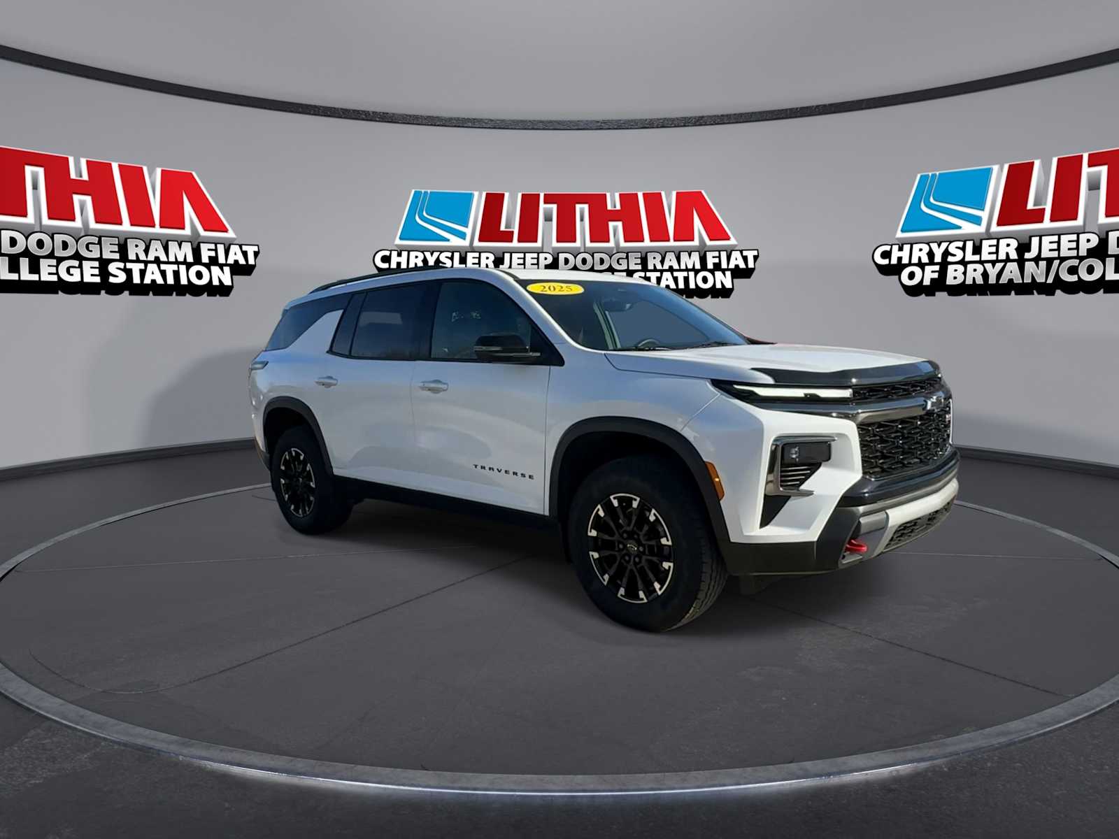 Thumbnail: 2025 Chevrolet Traverse - 2