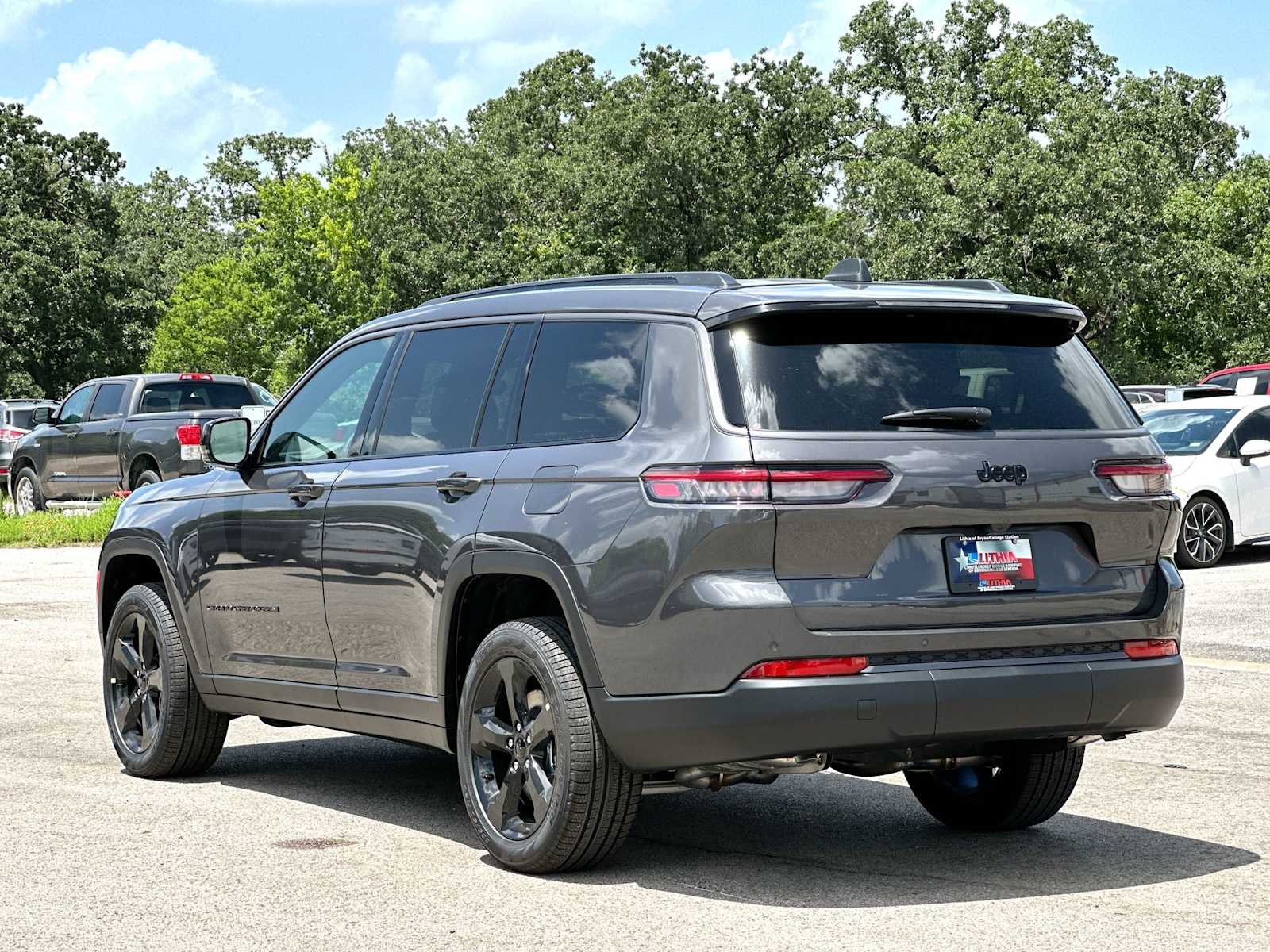 Thumbnail: 2026 Jeep Grand Cherokee - 13