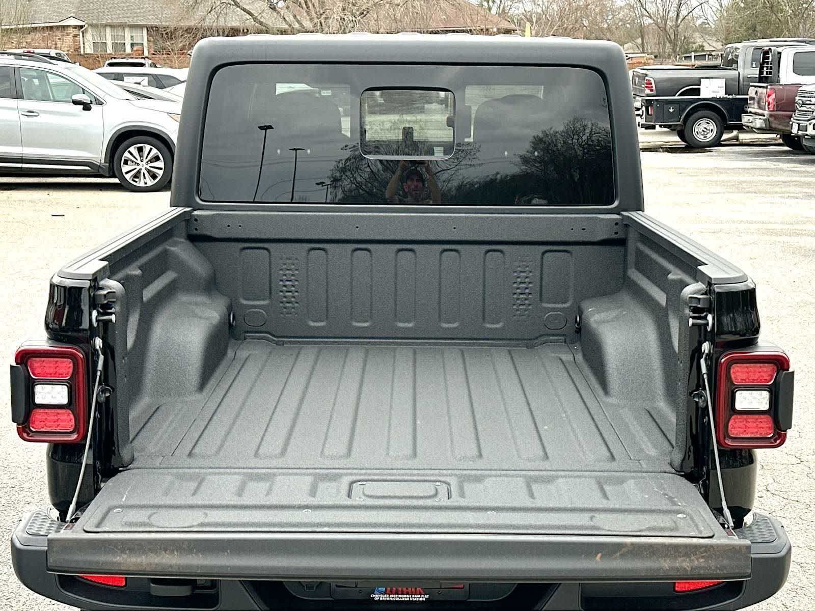 Thumbnail: 2026 Jeep Gladiator - 28