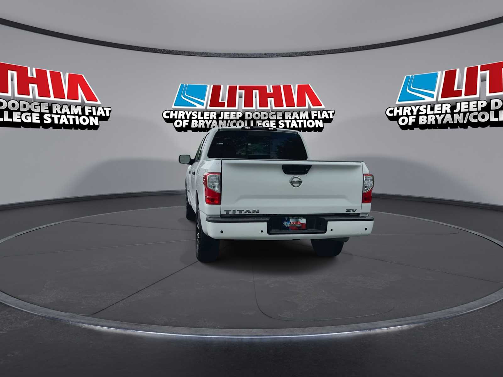 Thumbnail: 2022 Nissan Titan - 7