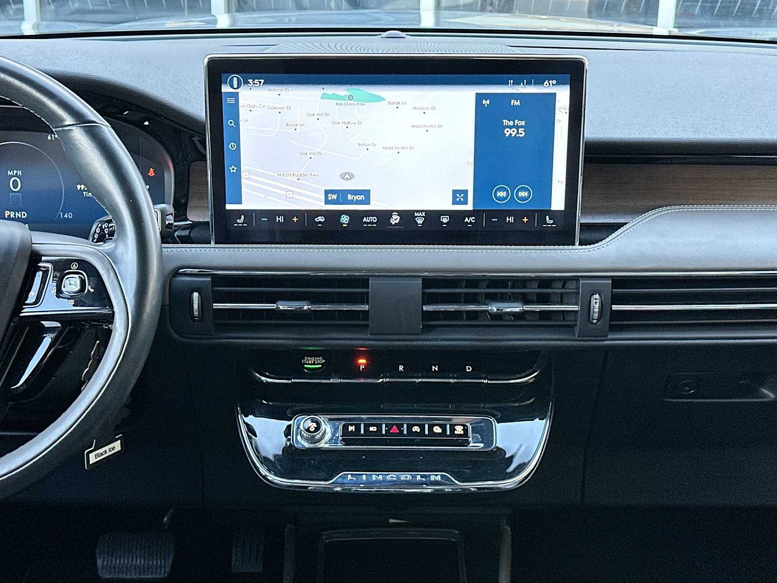 Thumbnail: 2023 Lincoln Corsair - 26