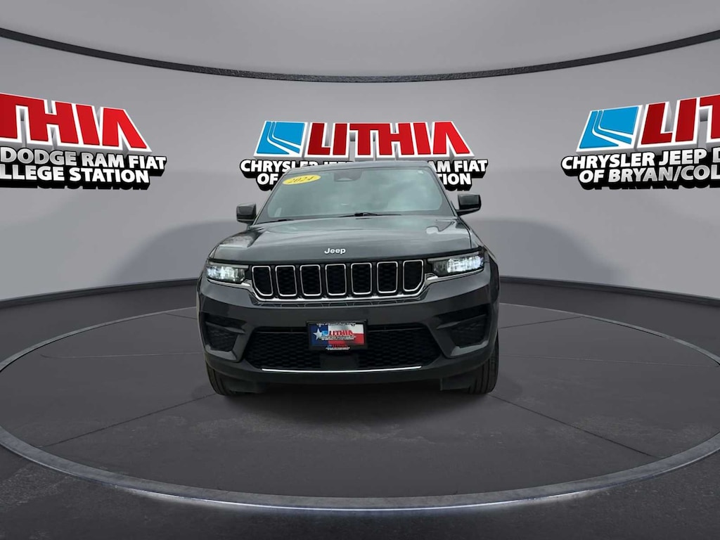 Used 2024 Jeep Grand Cherokee Laredo SUV