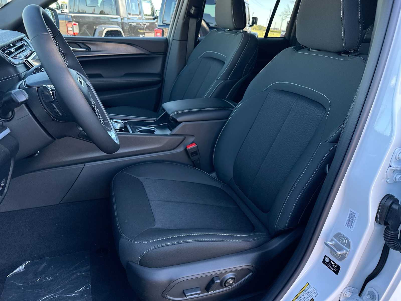 Thumbnail: 2025 Jeep Grand Cherokee - 17