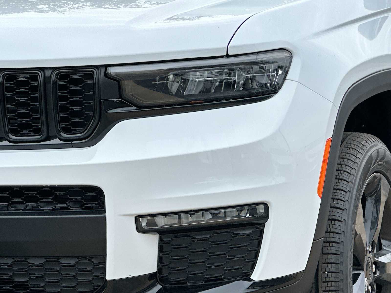 Thumbnail: 2025 Jeep Grand Cherokee - 16