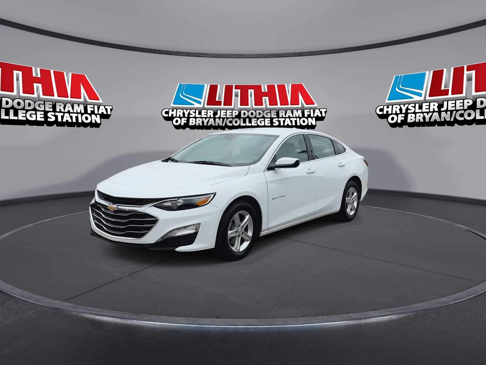 Thumbnail: 2024 Chevrolet Malibu - 4