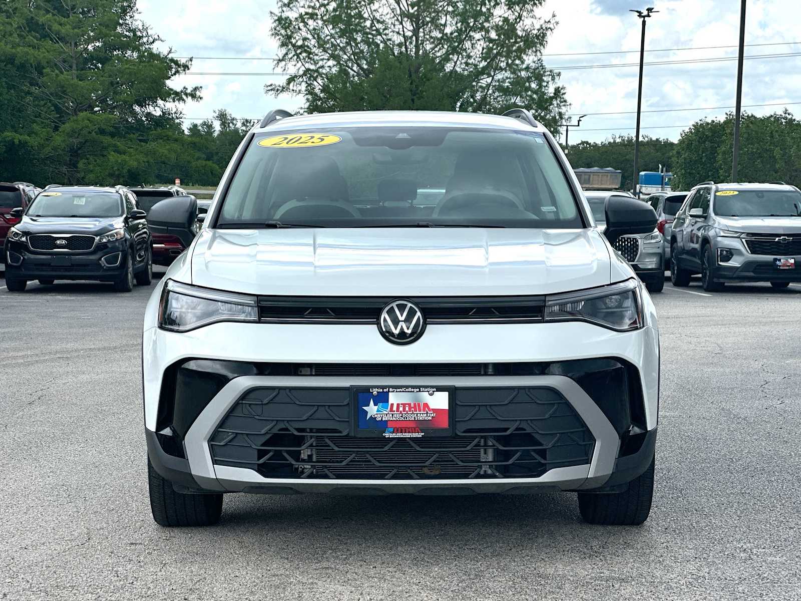 Thumbnail: 2025 Volkswagen Taos - 10