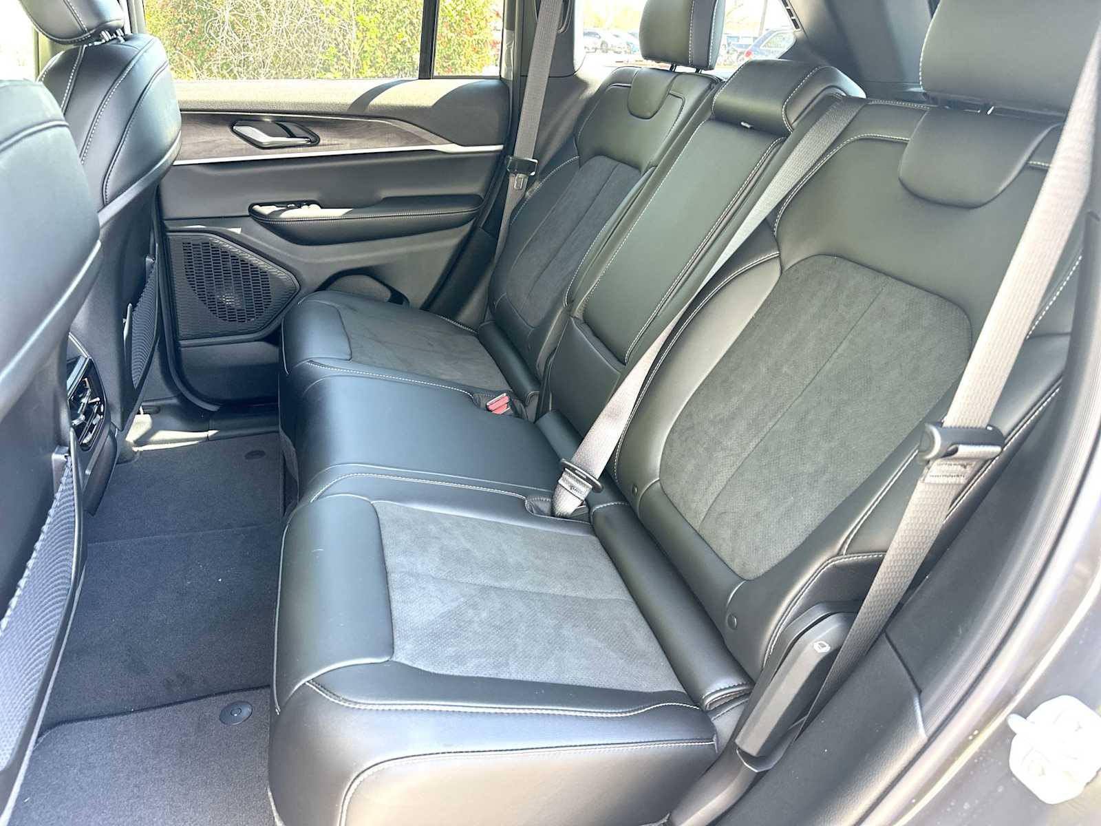 Thumbnail: 2026 Jeep Grand Cherokee - 23