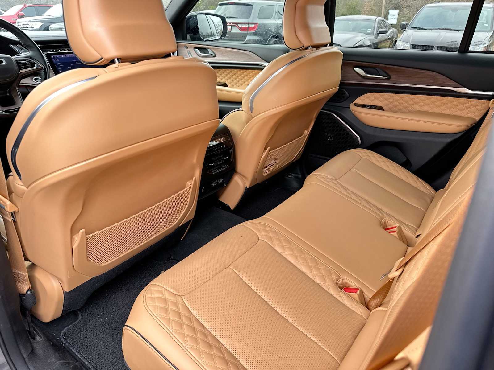 Thumbnail: 2024 Jeep Grand Cherokee - 24