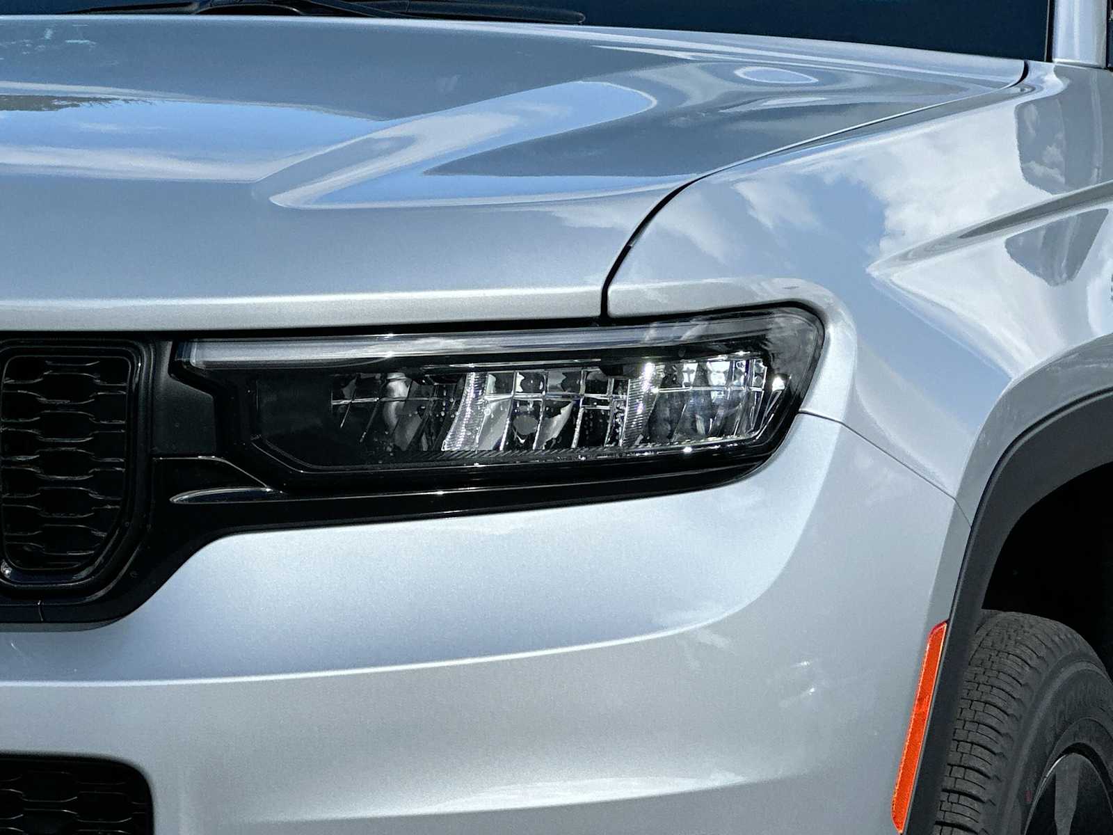 Thumbnail: 2025 Jeep Grand Cherokee - 16