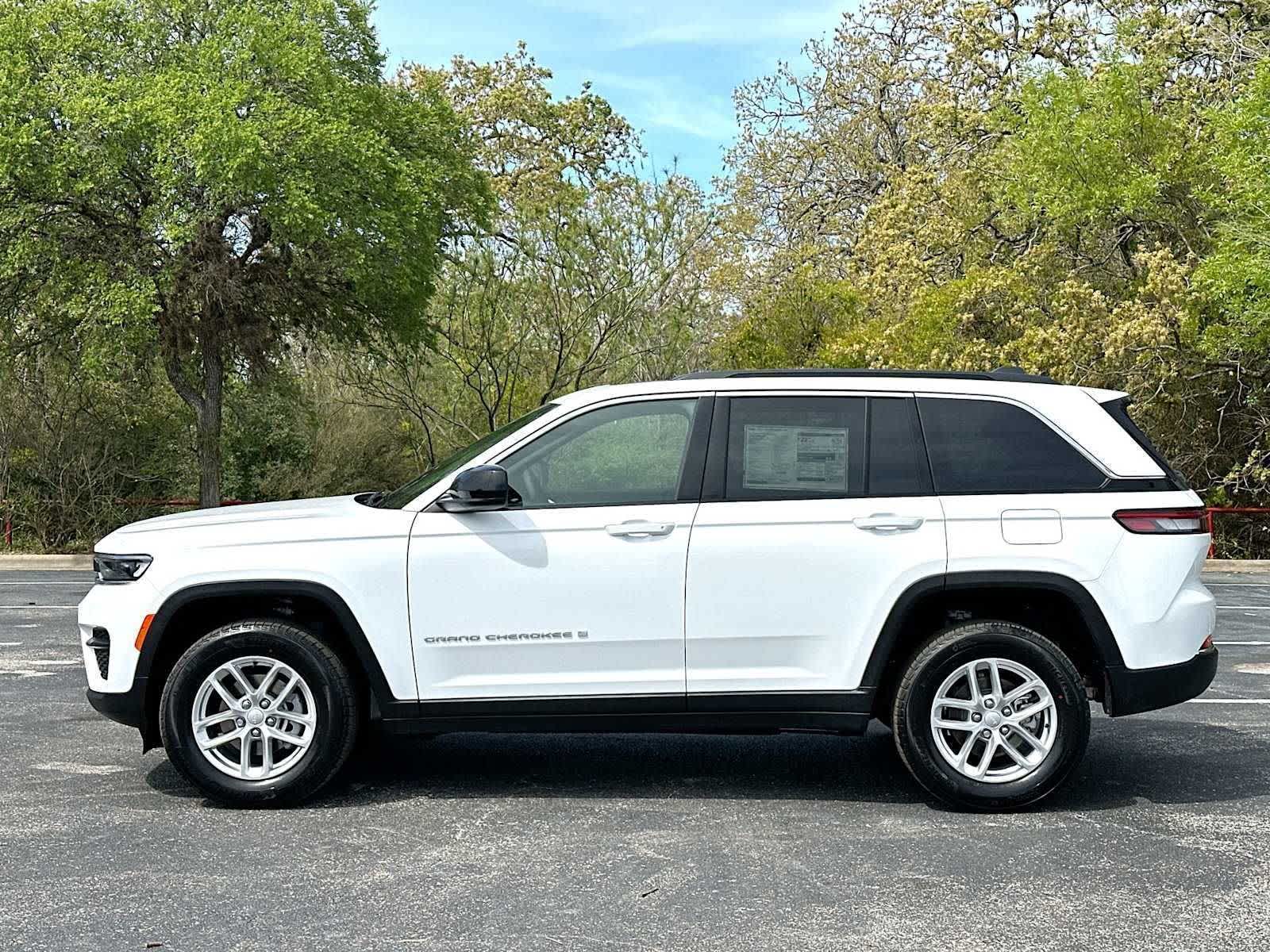 Thumbnail: 2026 Jeep Grand Cherokee - 12