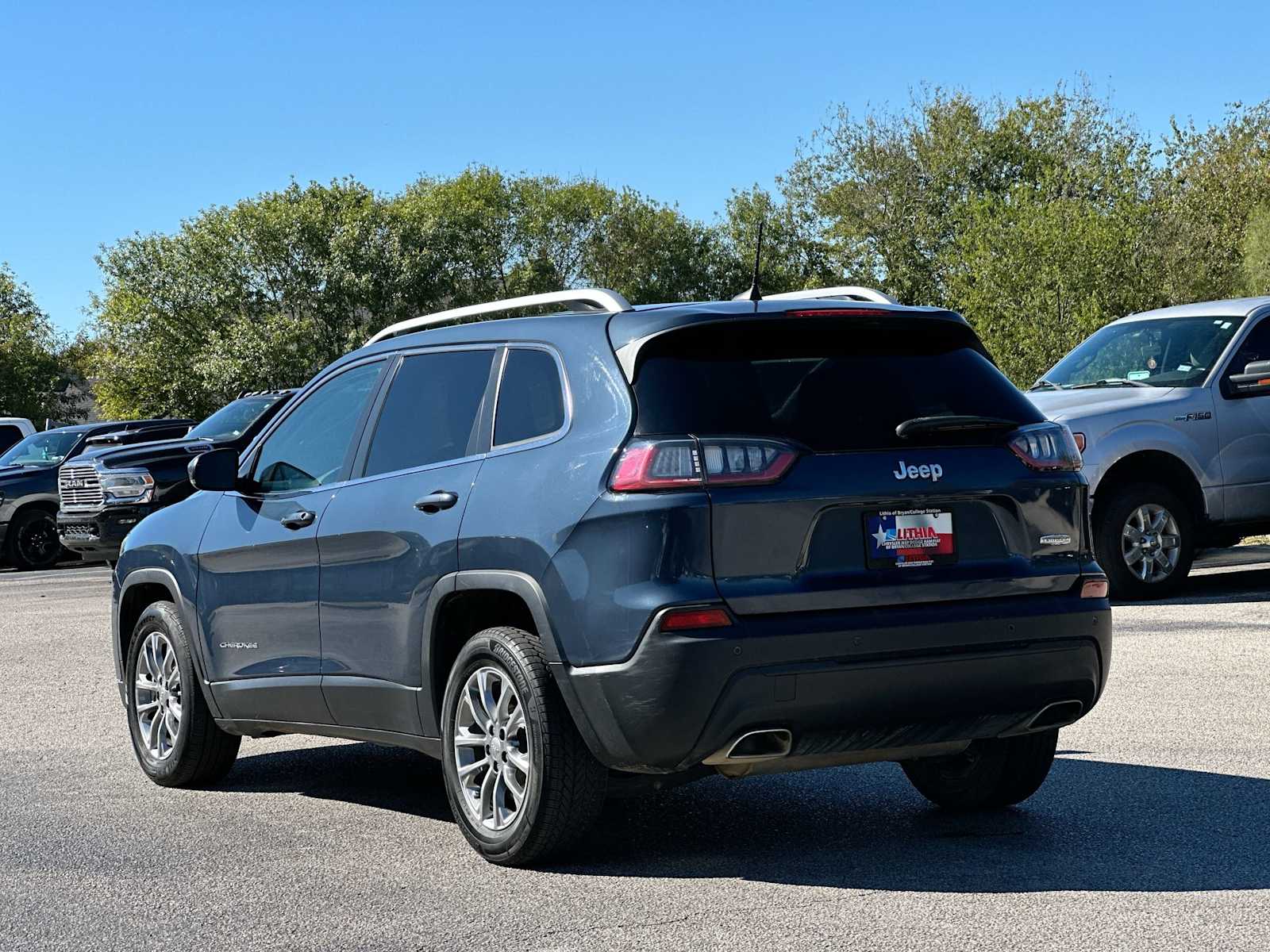 Thumbnail: 2021 Jeep Cherokee - 13