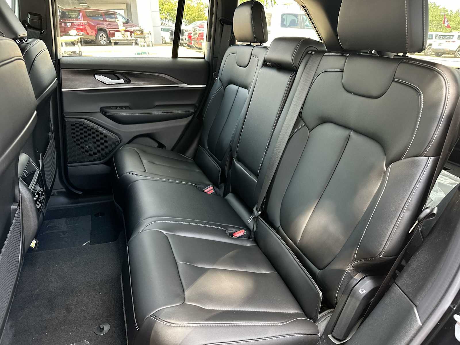 Thumbnail: 2025 Jeep Grand Cherokee - 23