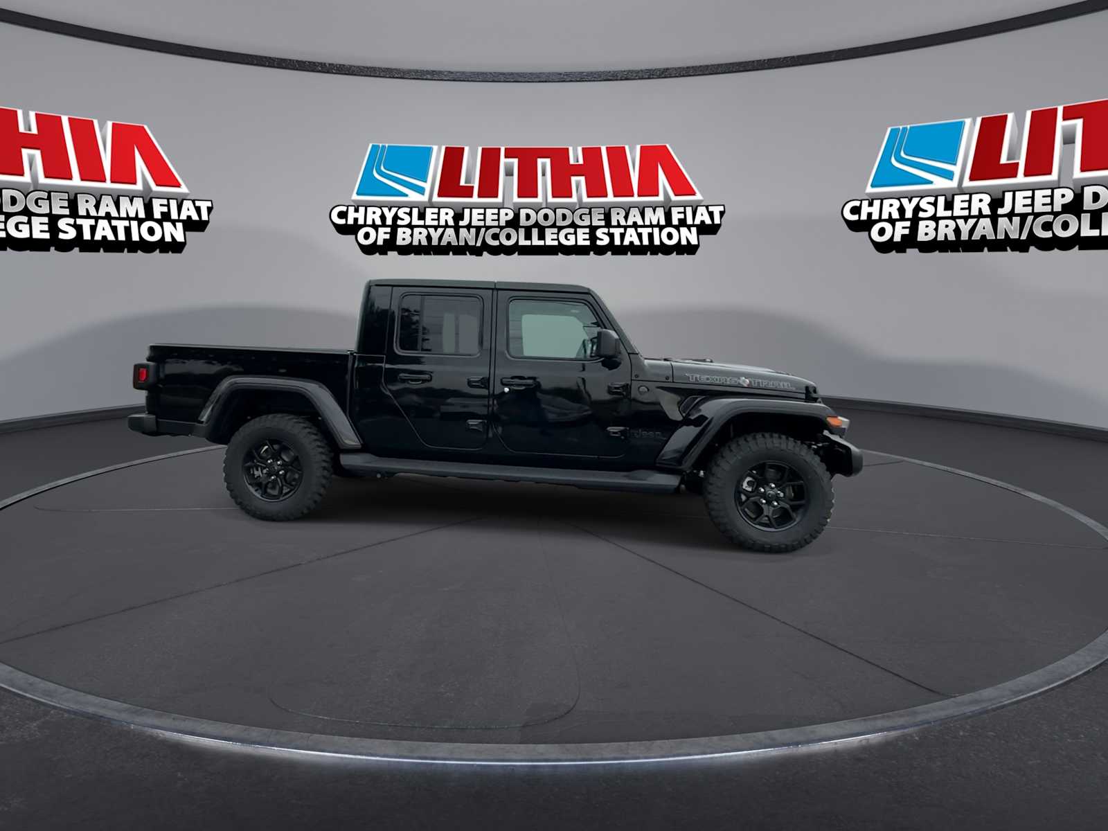 Thumbnail: 2026 Jeep Gladiator - 9