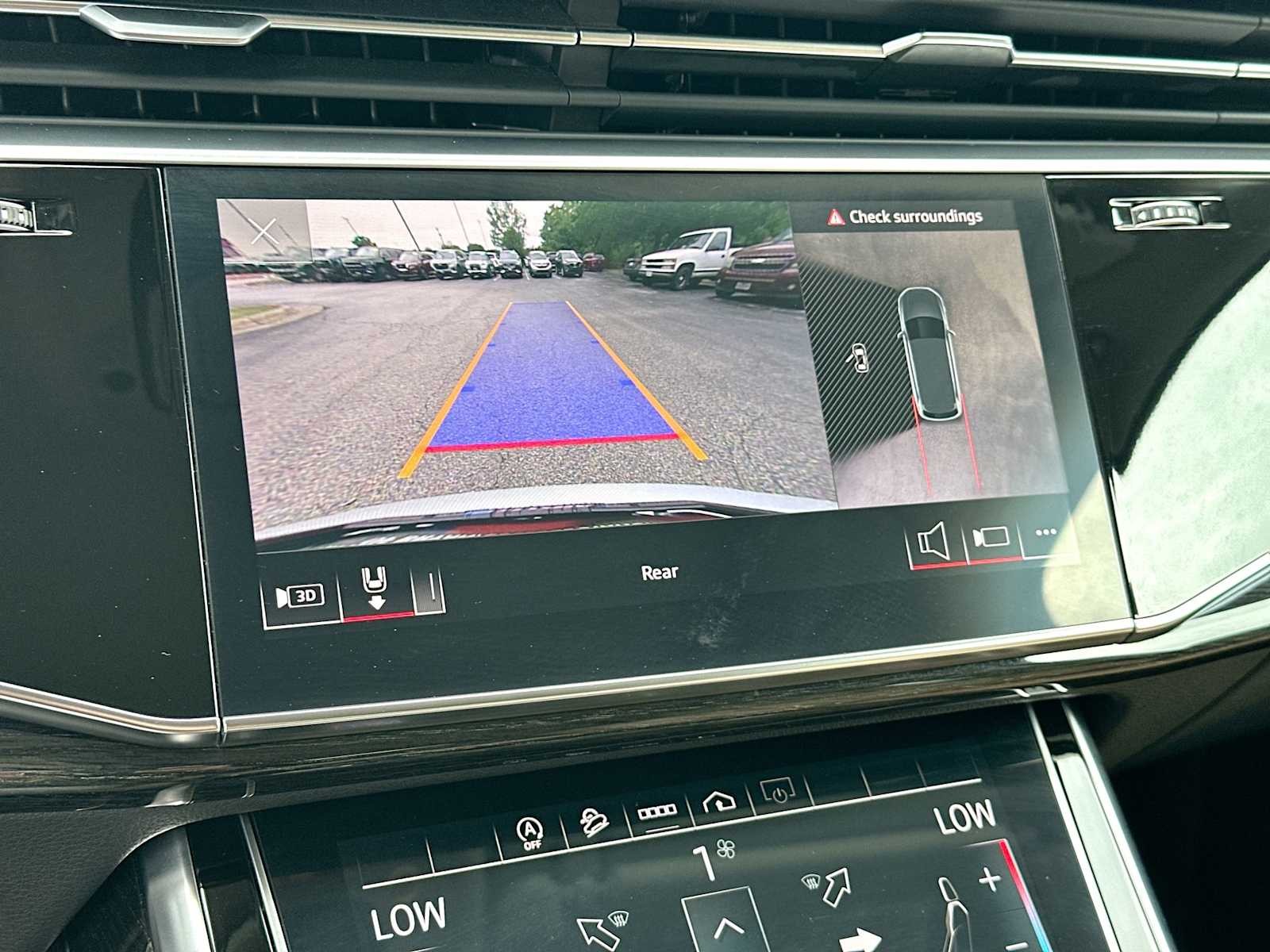 Thumbnail: 2023 Audi Q7 - 20