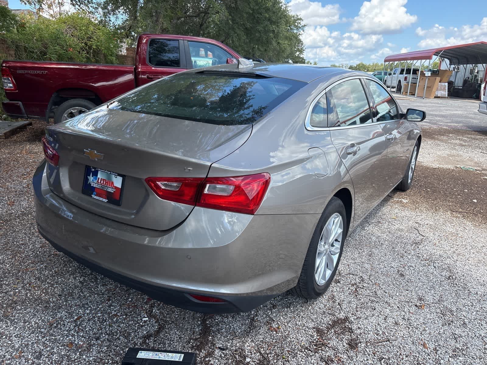 Thumbnail: 2024 Chevrolet Malibu - 3