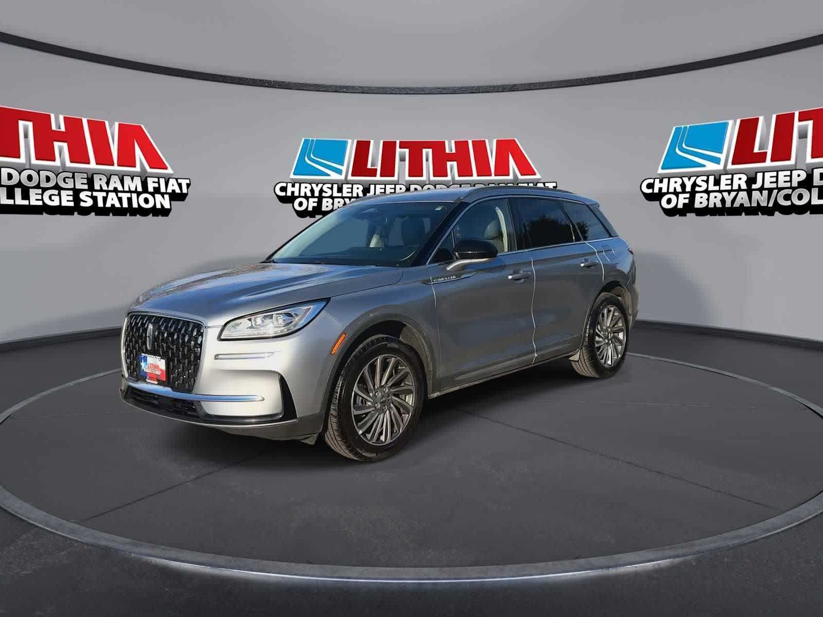 Thumbnail: 2023 Lincoln Corsair - 4