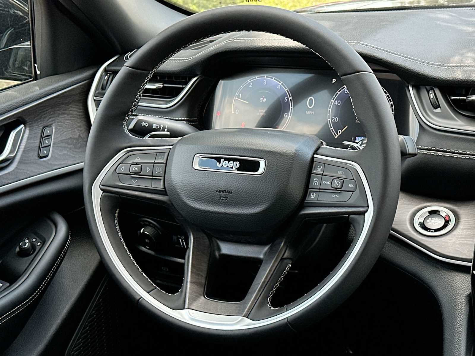 Thumbnail: 2025 Jeep Grand Cherokee - 27