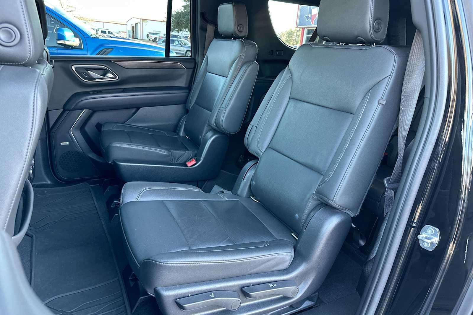 2022 Chevrolet Suburban LT 23