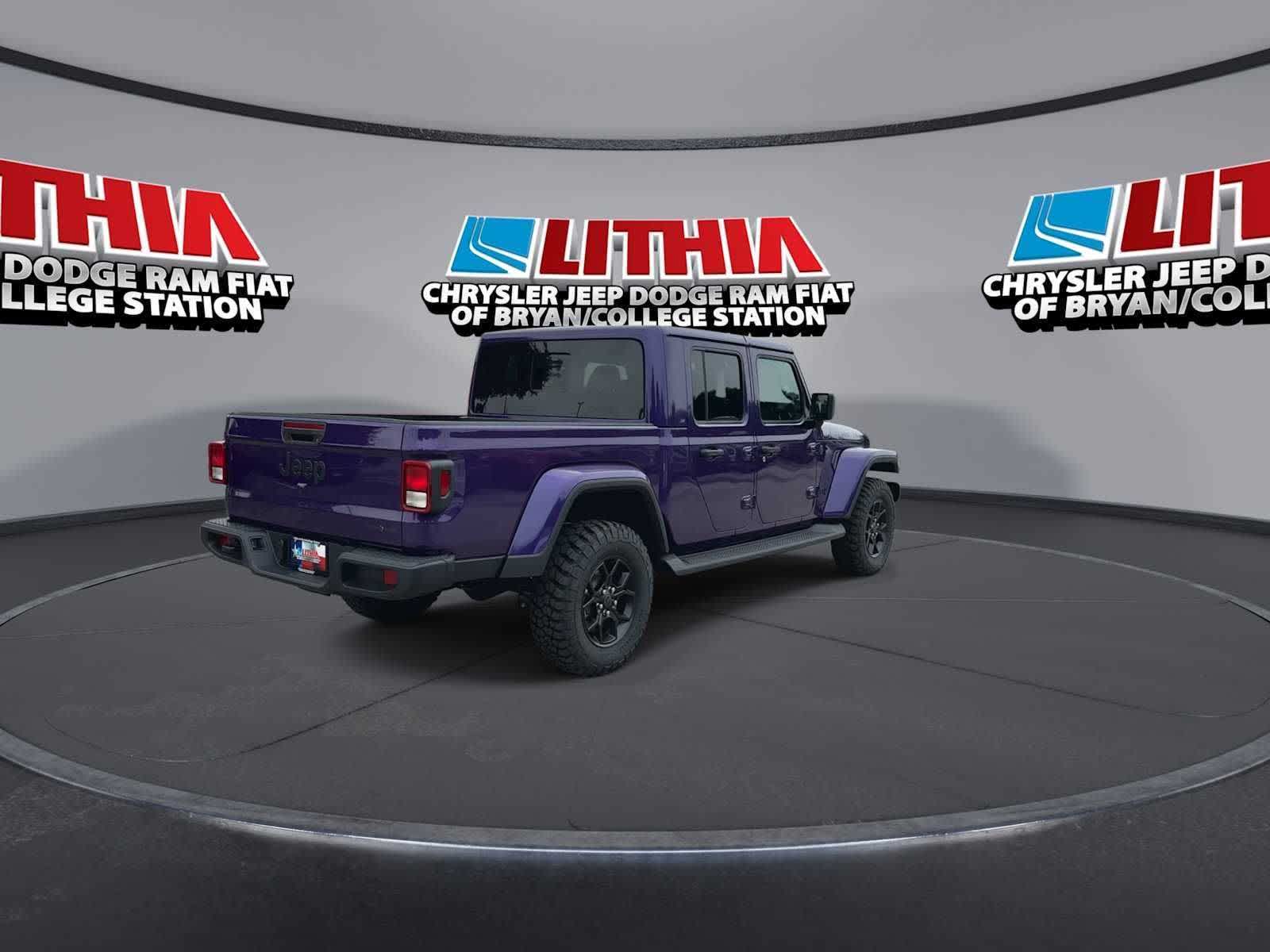 Thumbnail: 2026 Jeep Gladiator - 8