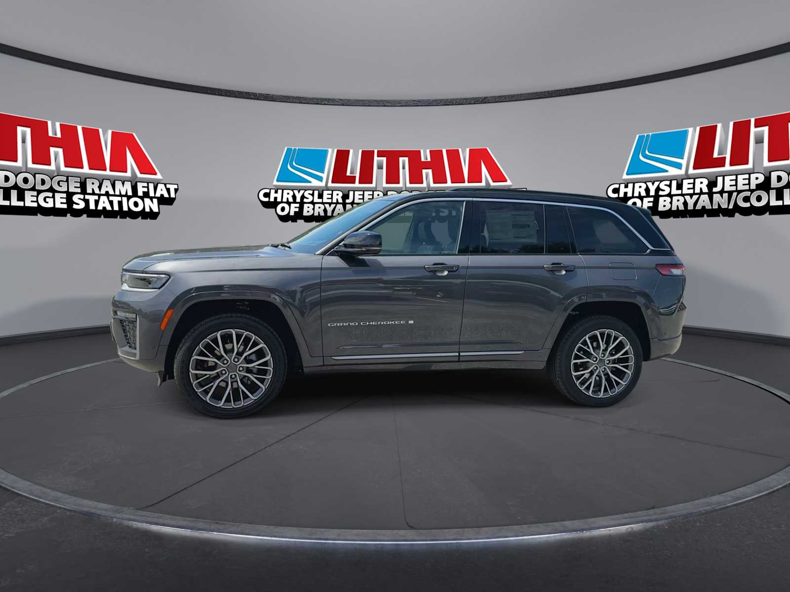 Thumbnail: 2026 Jeep Grand Cherokee - 4