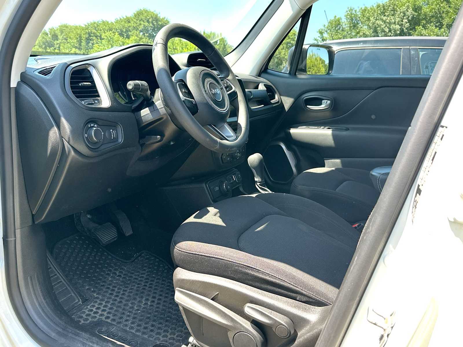 Thumbnail: 2023 Jeep Renegade - 4