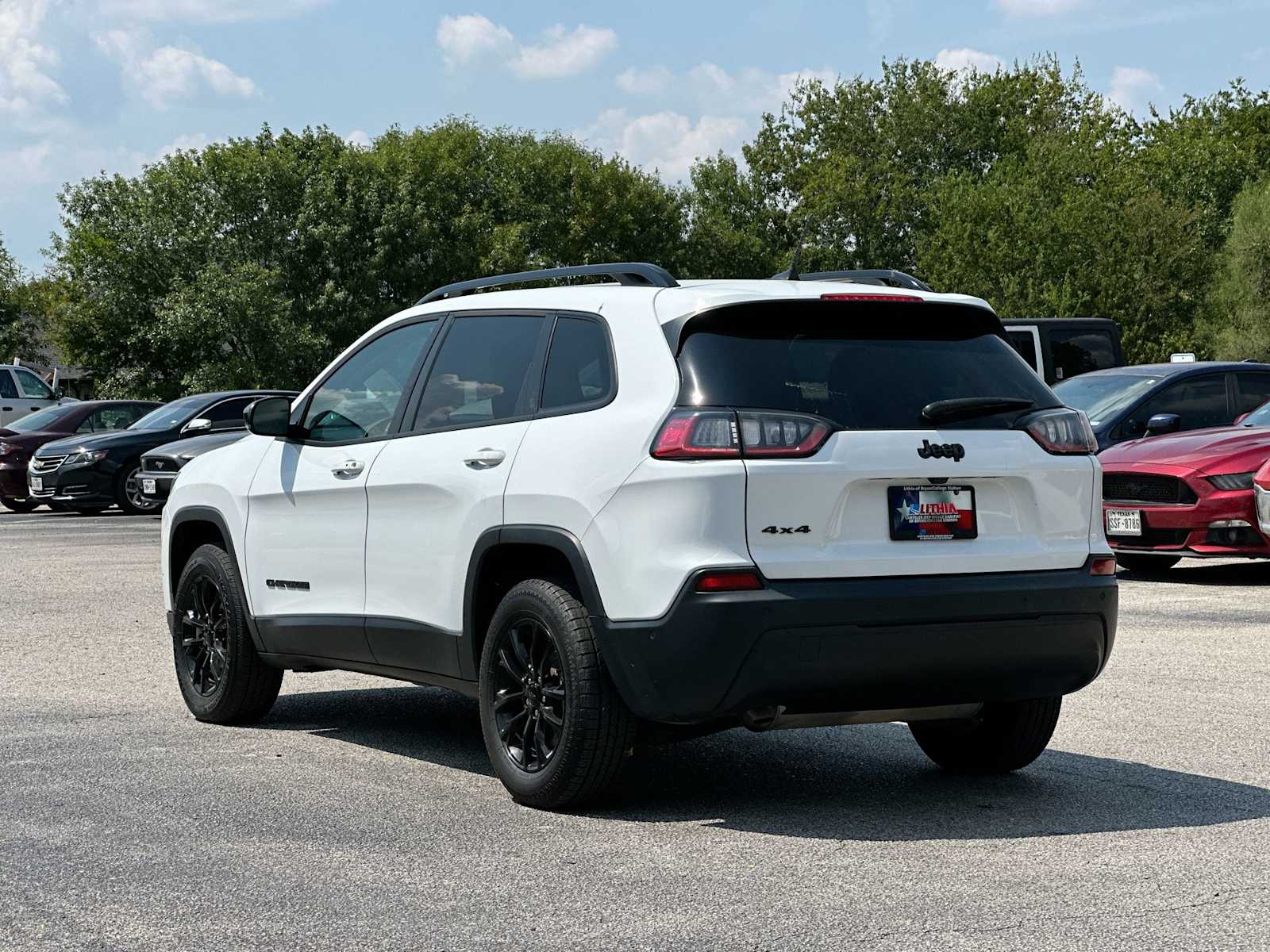 Thumbnail: 2023 Jeep Cherokee - 13