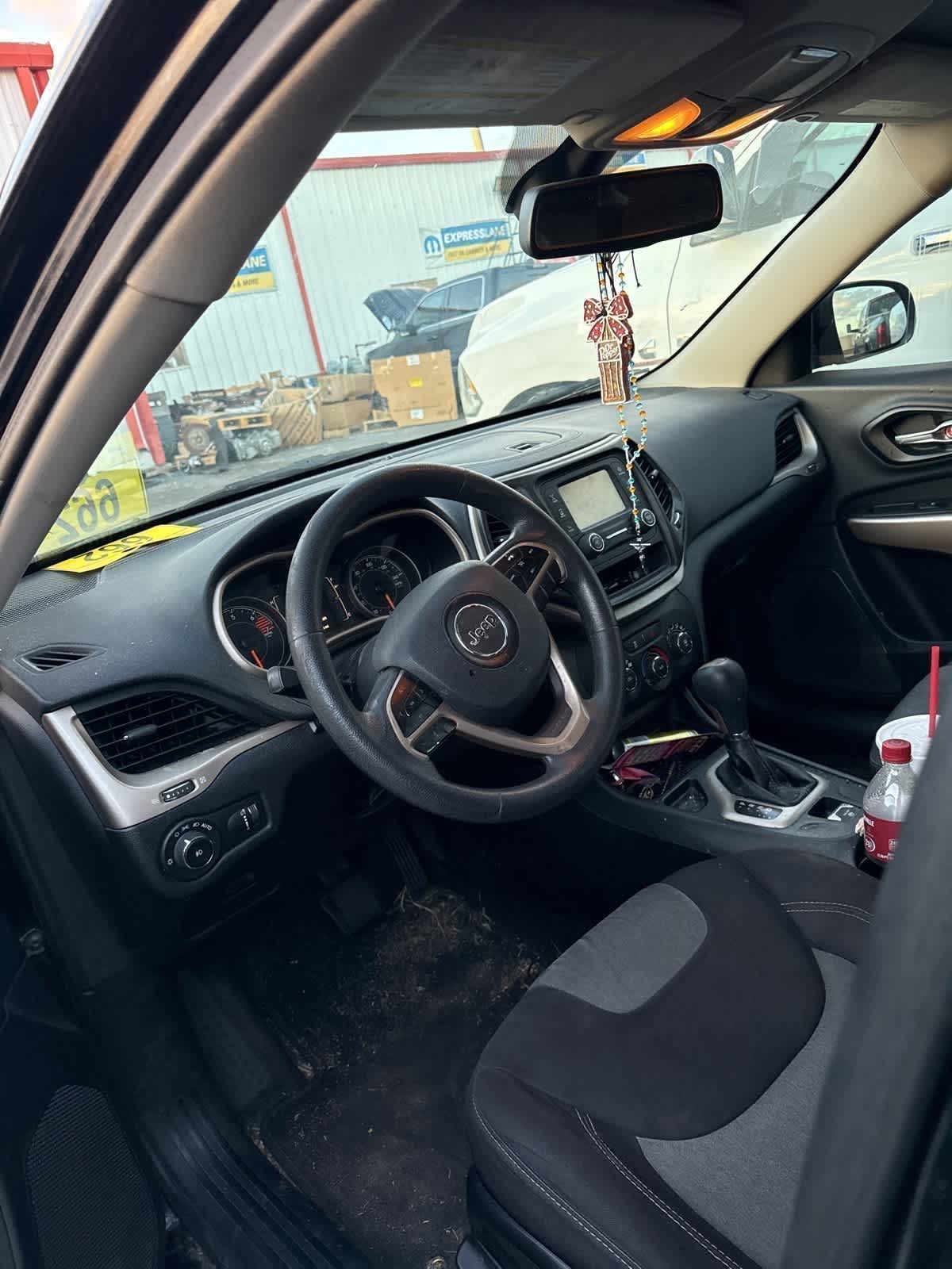 Thumbnail: 2018 Jeep Cherokee - 3