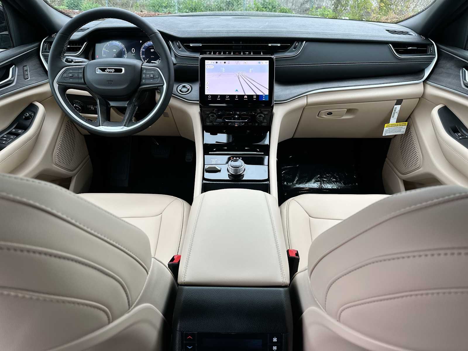 Thumbnail: 2025 Jeep Grand Cherokee - 25