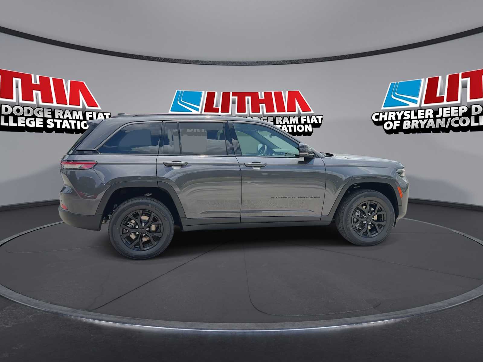 Thumbnail: 2026 Jeep Grand Cherokee - 9
