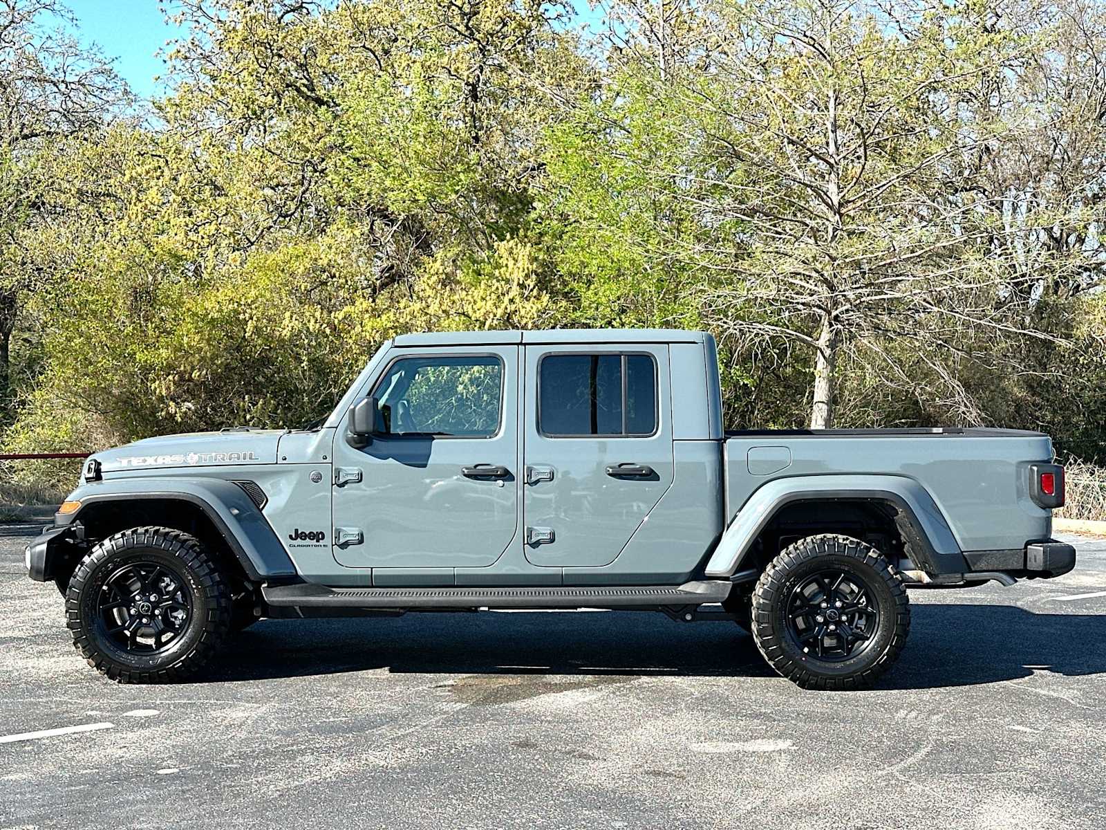 Thumbnail: 2026 Jeep Gladiator - 12