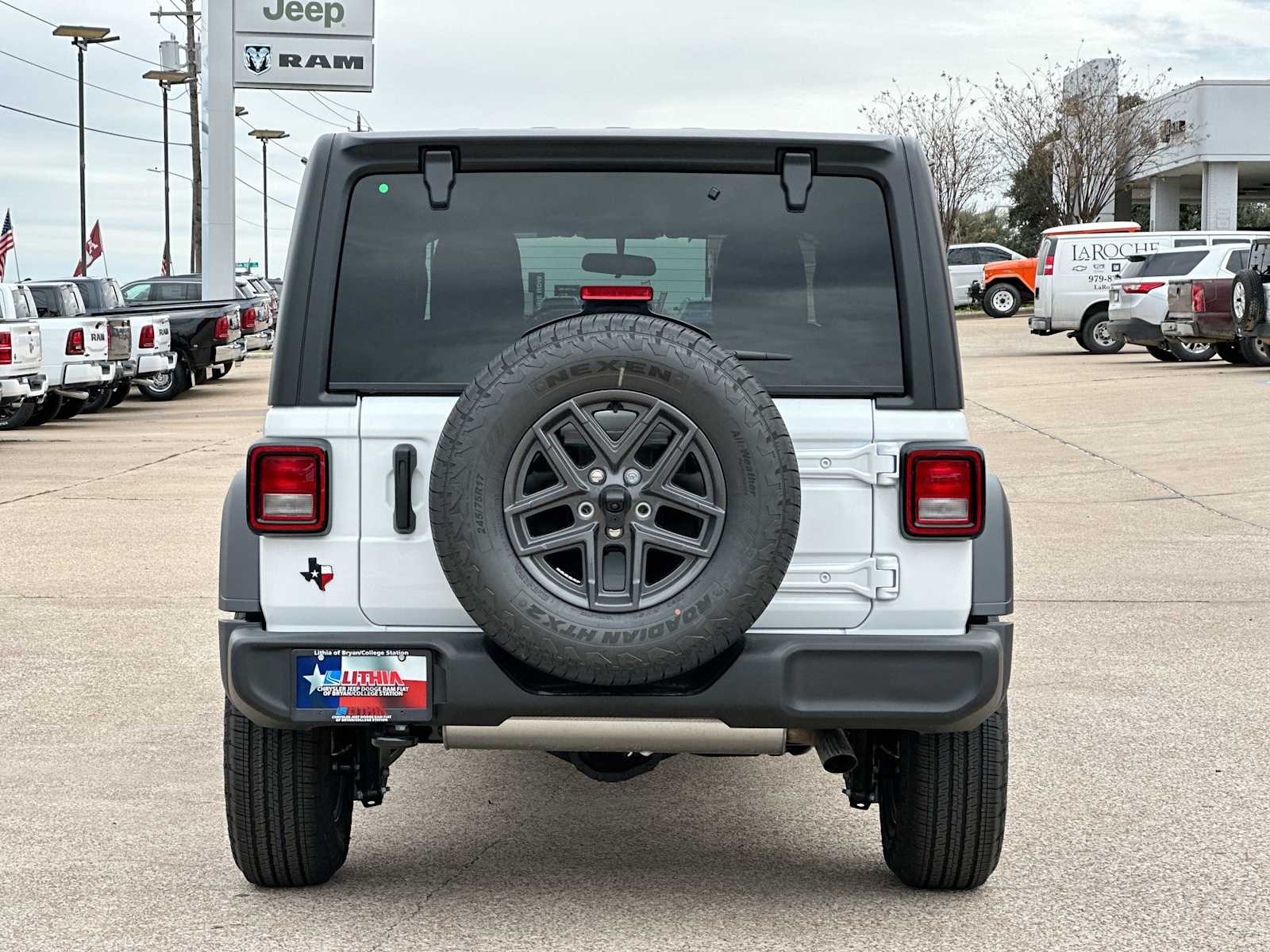 Thumbnail: 2026 Jeep Wrangler - 14