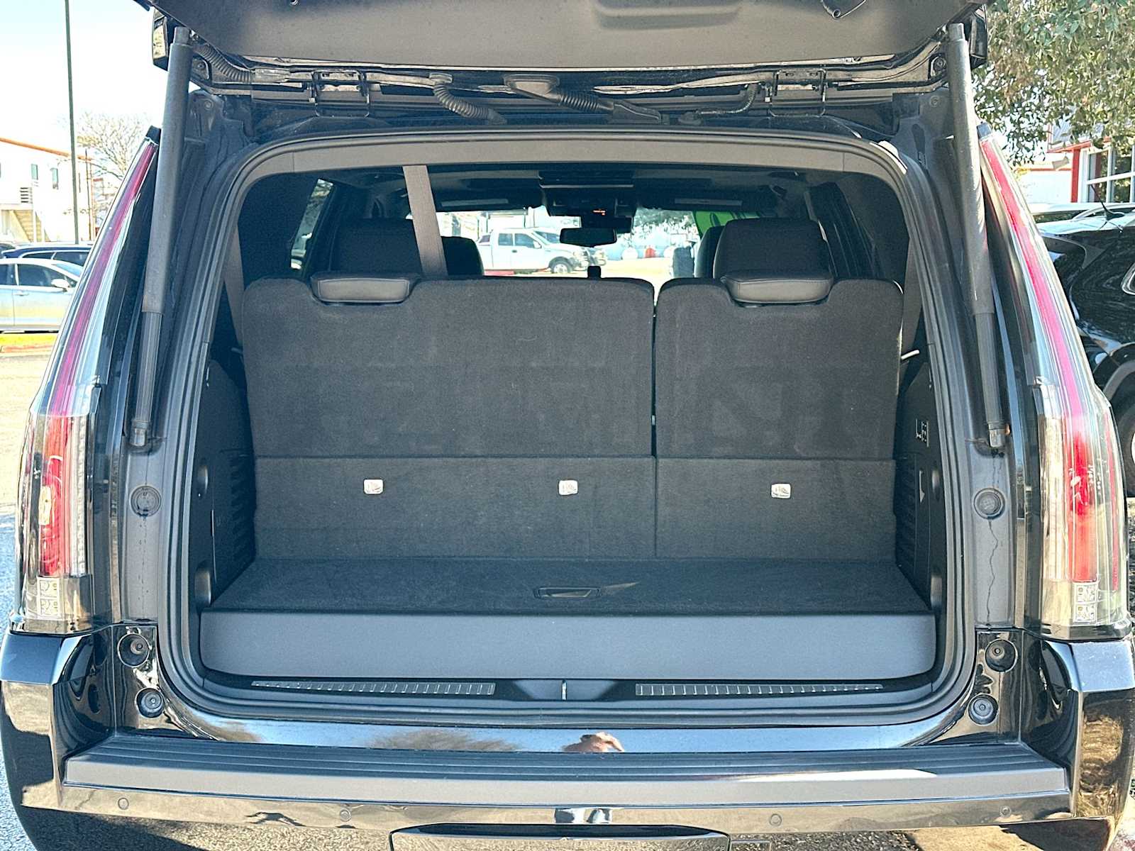 Thumbnail: 2020 Cadillac Escalade - 28