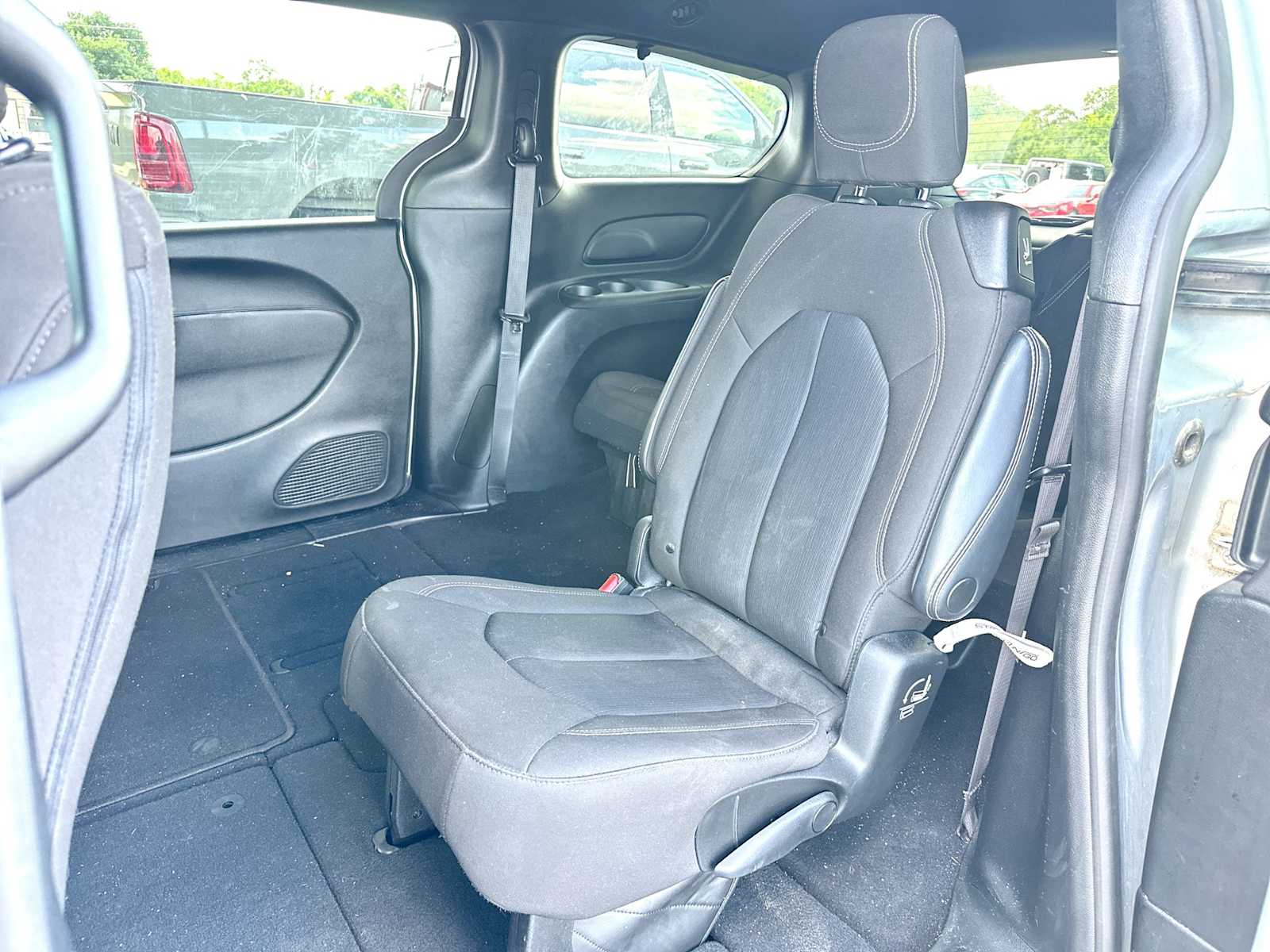 Thumbnail: 2023 Chrysler Pacifica - 23