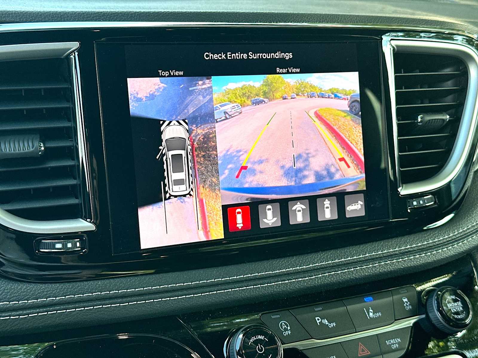 Thumbnail: 2026 Chrysler Pacifica - 20