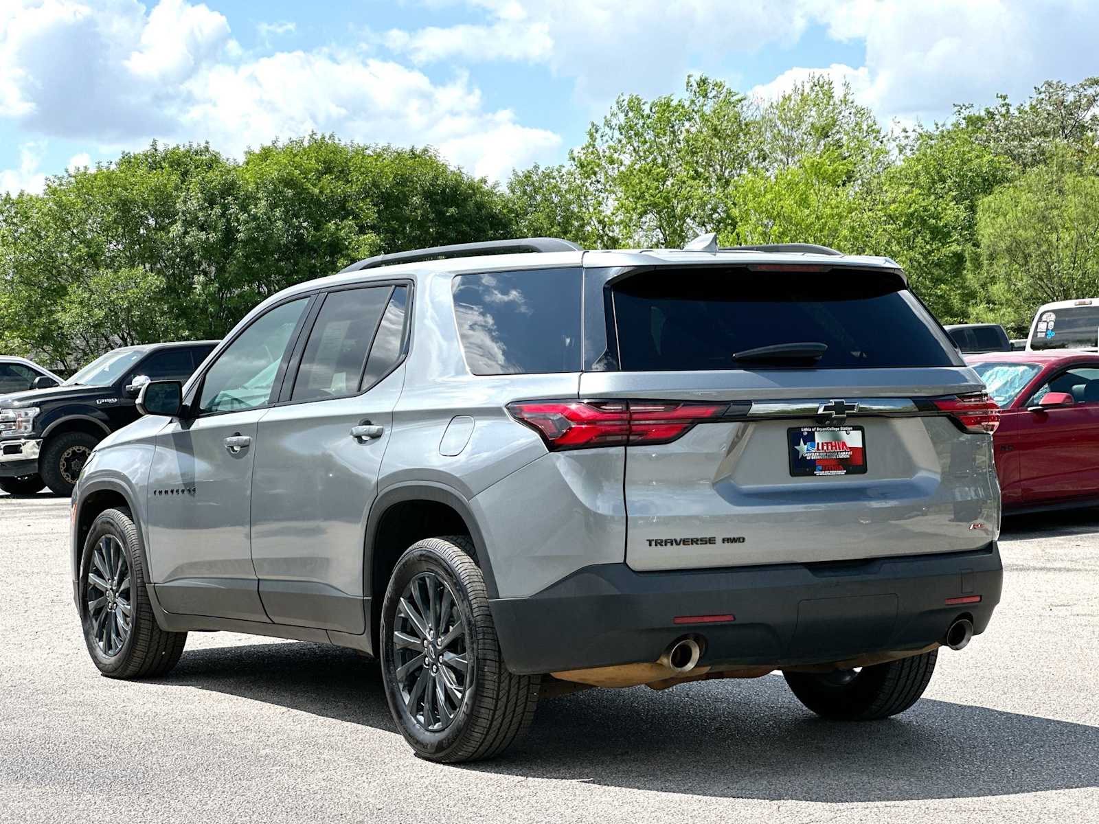 Thumbnail: 2023 Chevrolet Traverse - 13