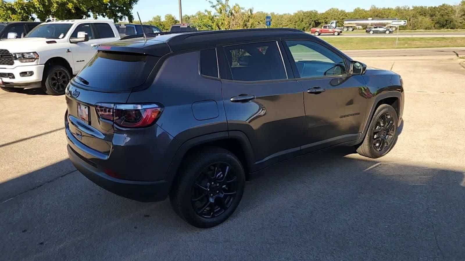 Thumbnail: 2024 Jeep Compass - 8