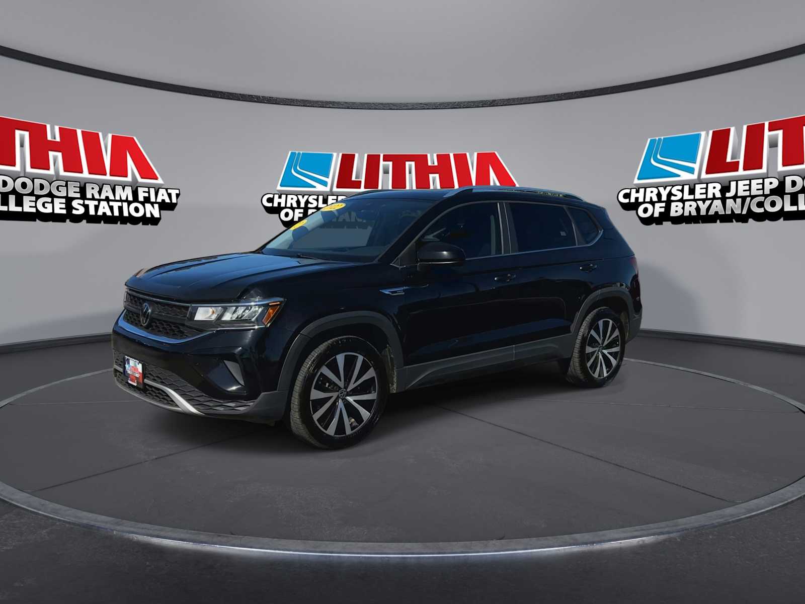 2022 Volkswagen Taos SE photo 3