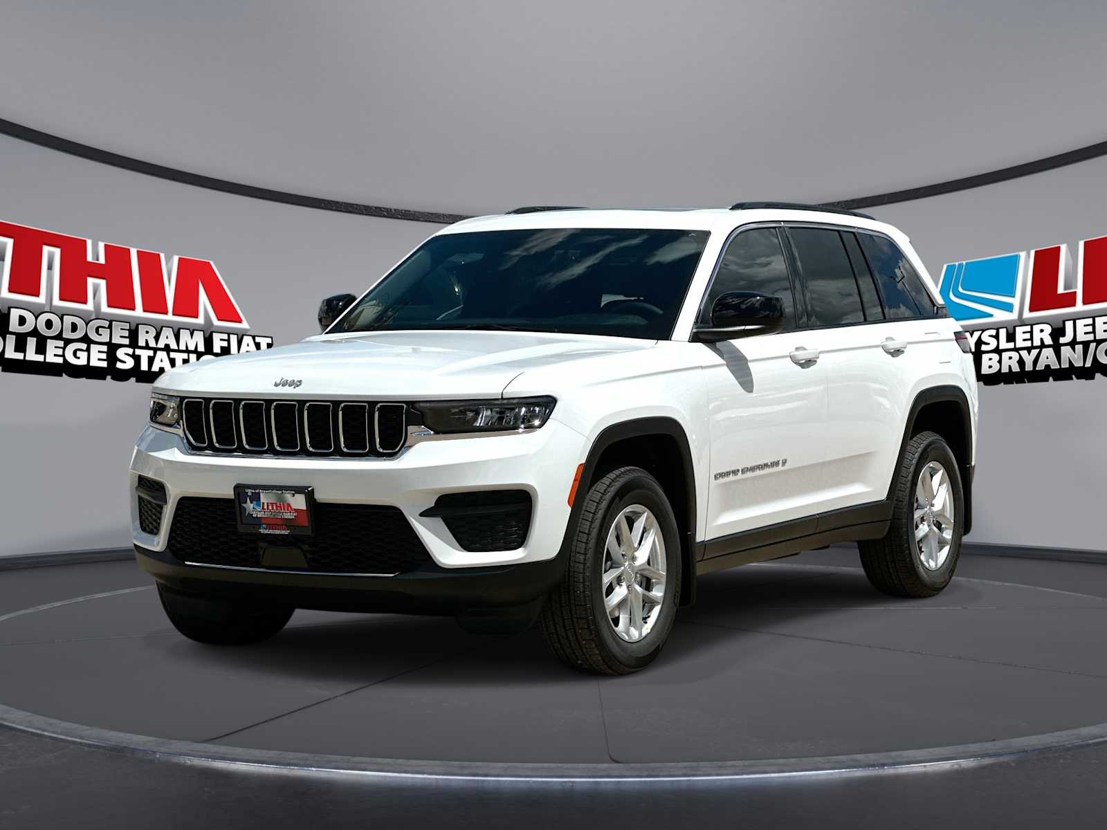 New 2026 Jeep Grand Cherokee LAREDO X 4X4