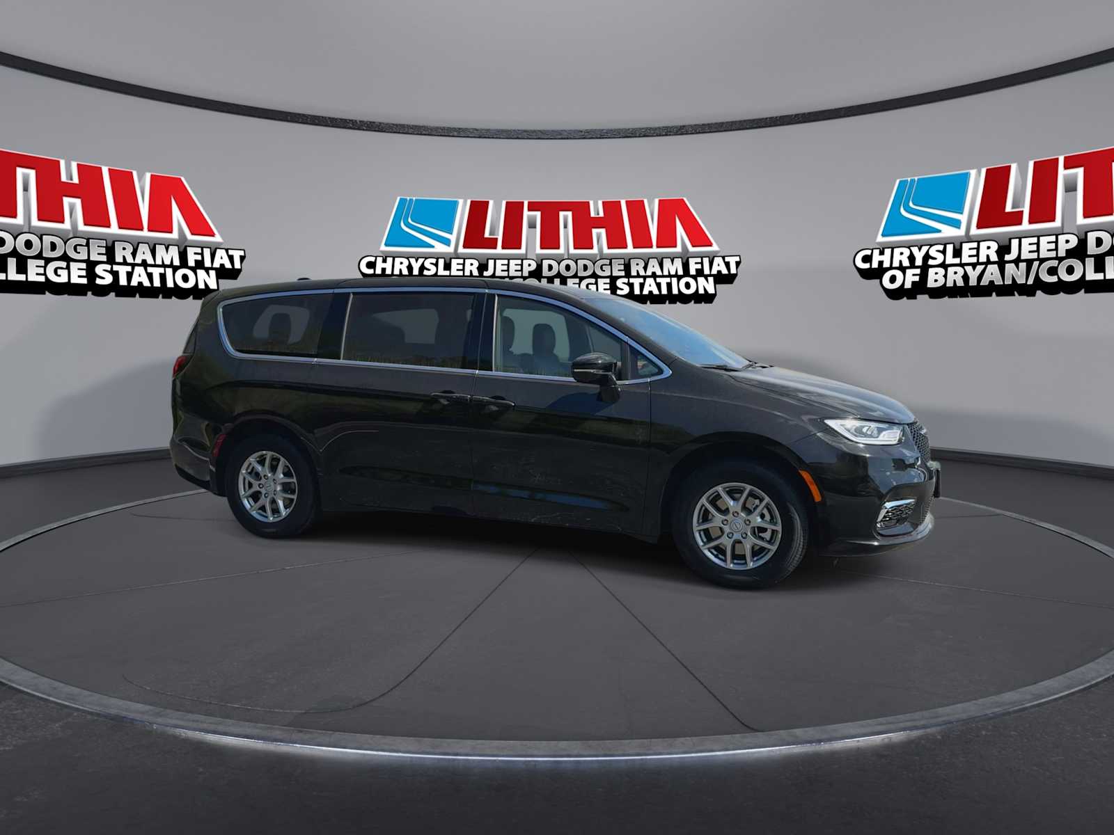 Thumbnail: 2026 Chrysler Pacifica - 9