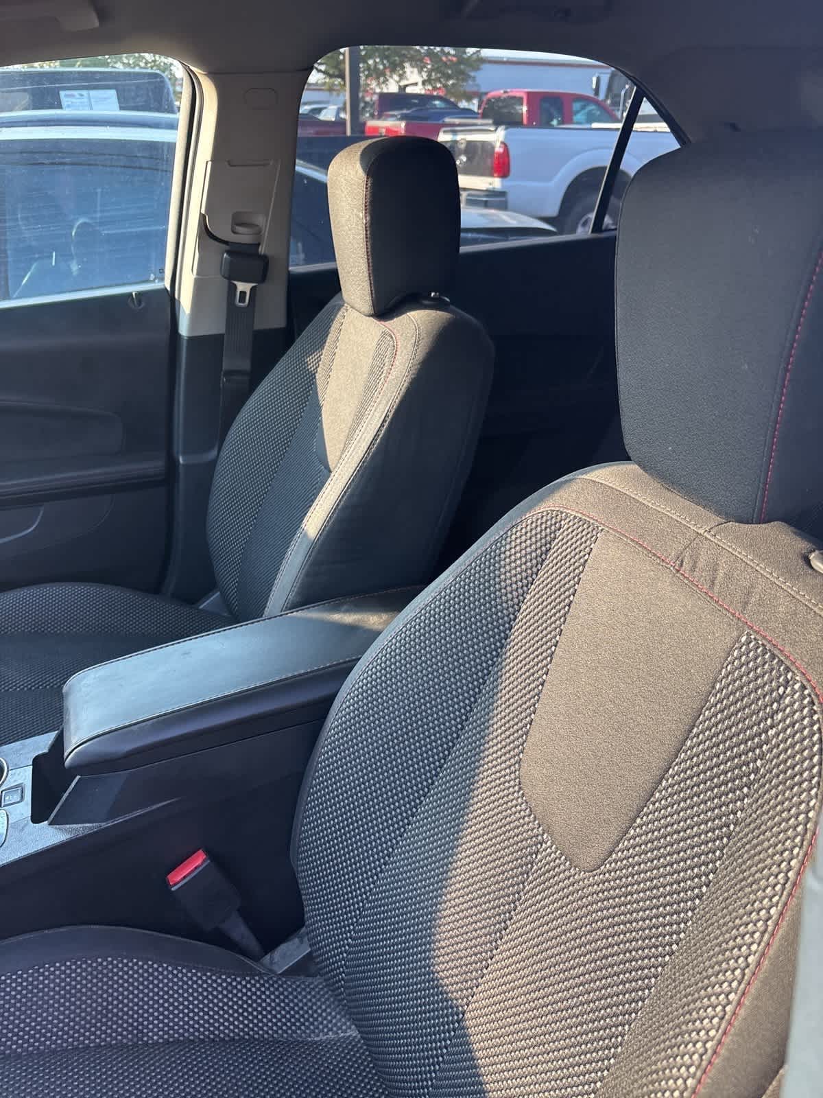 2012 Chevrolet Equinox photo 2