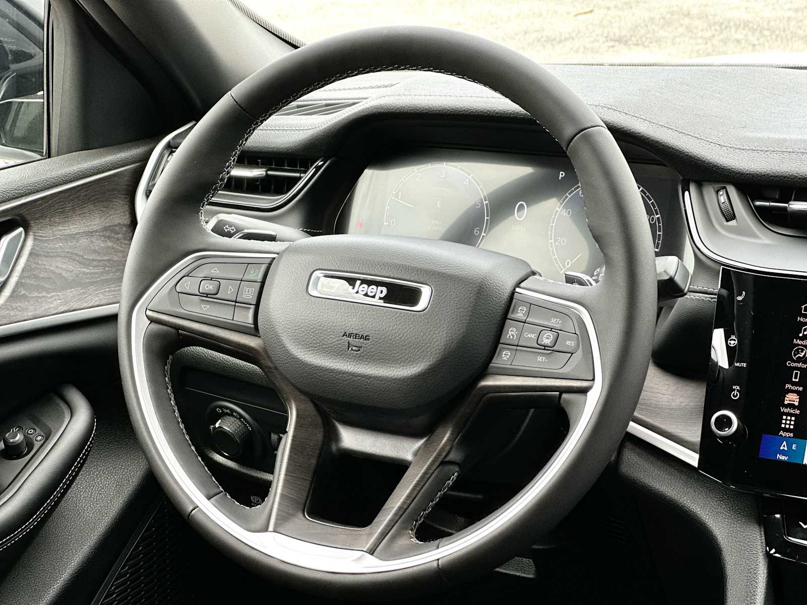 Thumbnail: 2026 Jeep Grand Cherokee - 27