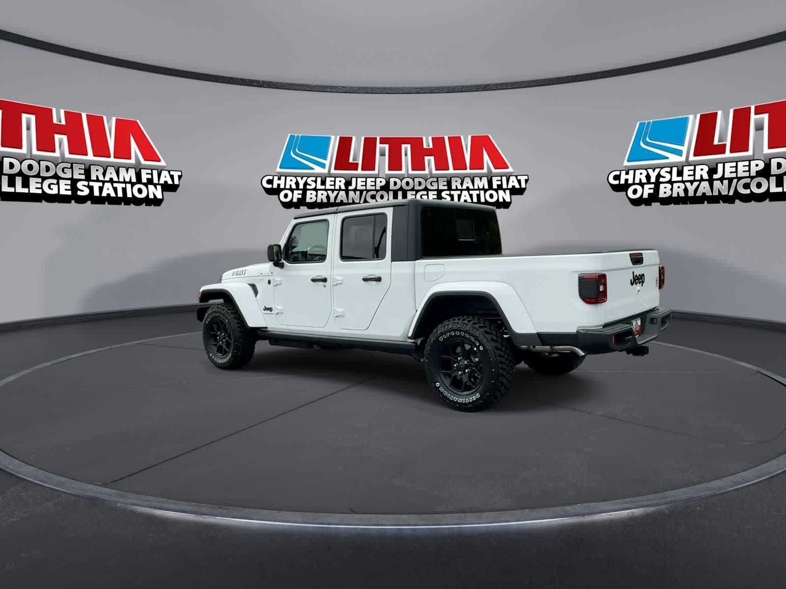 Thumbnail: 2026 Jeep Gladiator - 6