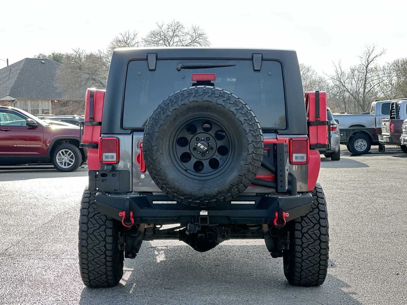 Thumbnail: 2016 Jeep Wrangler - 14