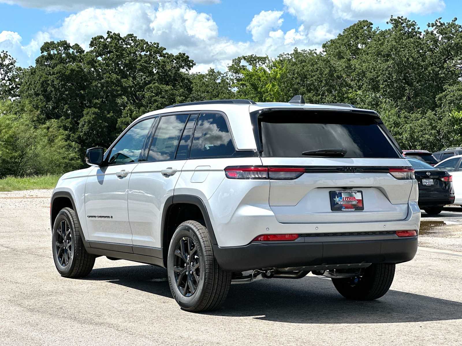 Thumbnail: 2026 Jeep Grand Cherokee - 13