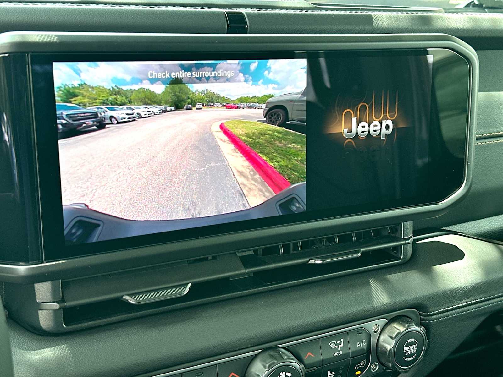 Thumbnail: 2026 Jeep Gladiator - 20