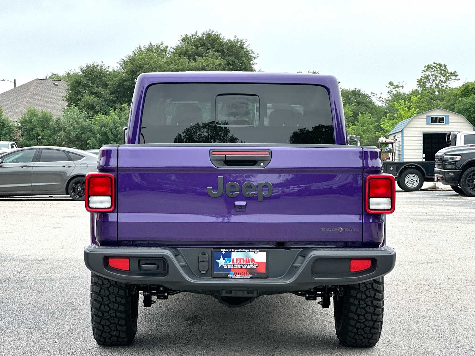 Thumbnail: 2026 Jeep Gladiator - 14