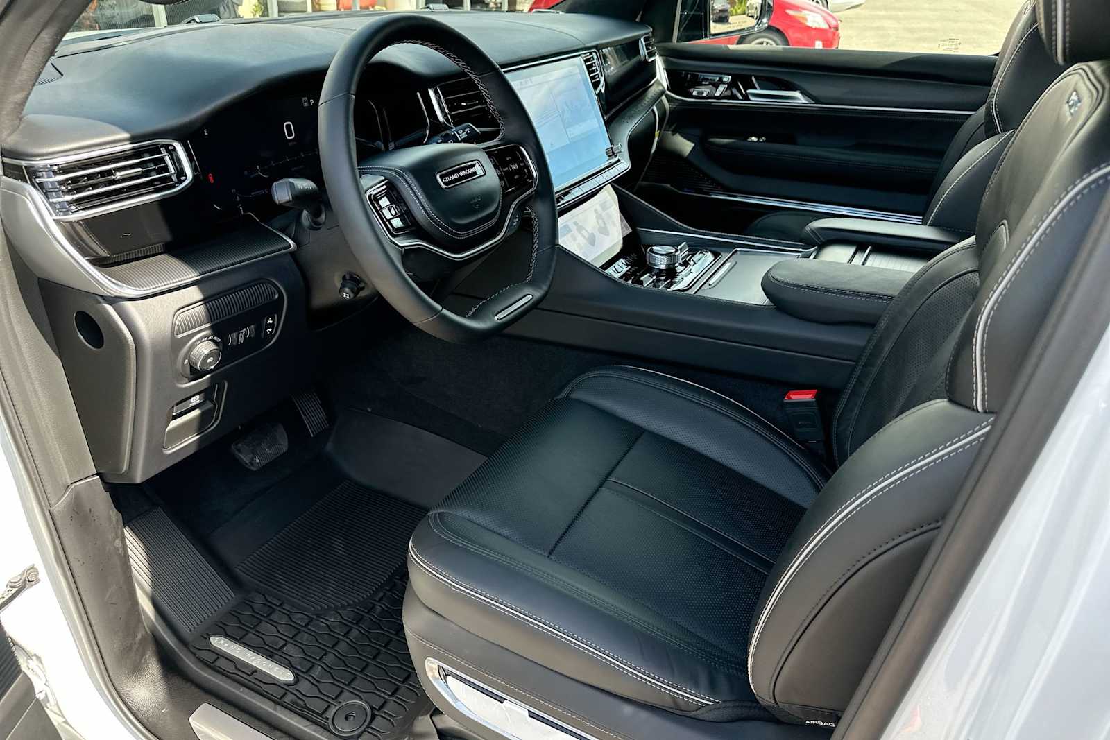 2024 Jeep Grand Wagoneer Obsidian 18