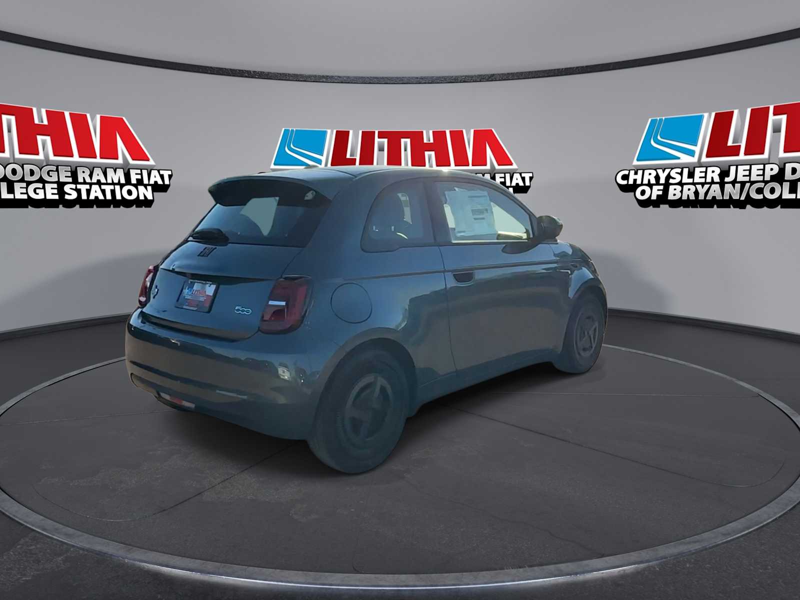 Thumbnail: 2025 Fiat 500e - 8