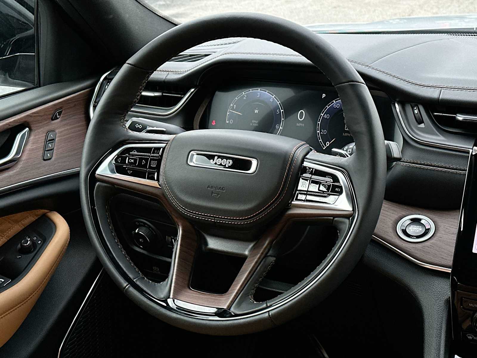 Thumbnail: 2025 Jeep Grand Cherokee - 27